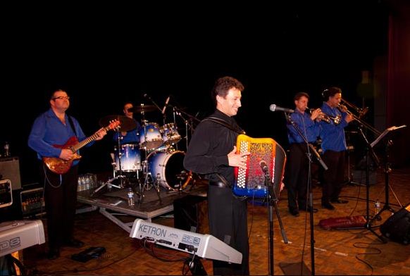 Chanteur orchestre mariage, soirée privée, soirée entreprise